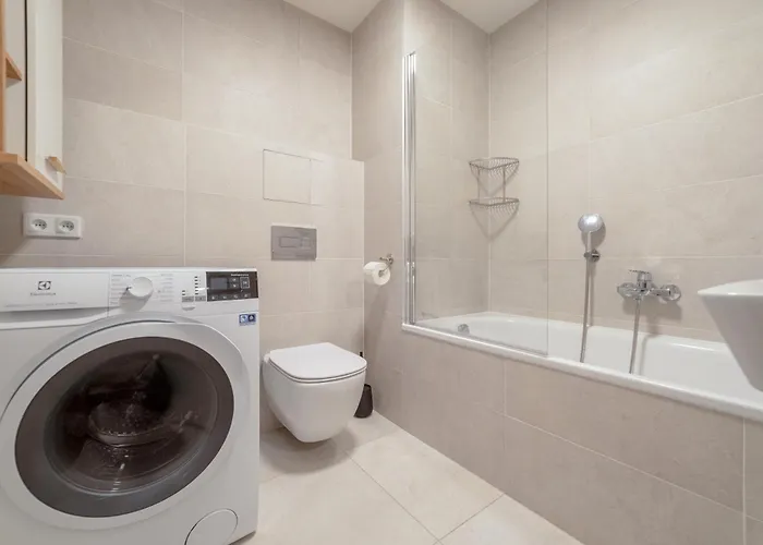 Chic Living At Vista Serenity With Balcony Πράγα
