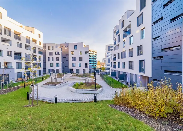 Chic Living At Vista Serenity With Balcony * Πράγα