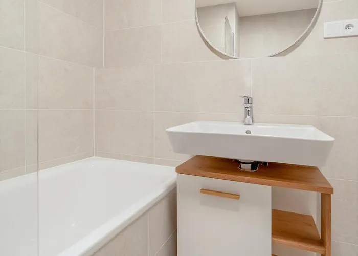 Chic Living At Vista Serenity With Balcony *