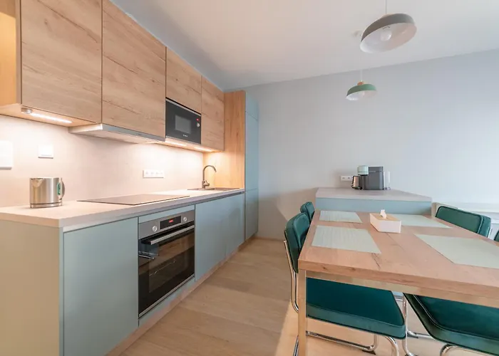Chic Living At Vista Serenity With Balcony Διαμέρισμα *