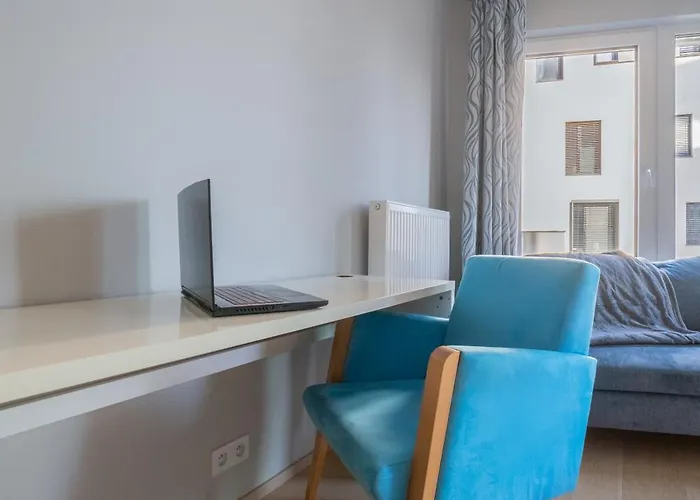 Chic Living At Vista Serenity With Balcony *