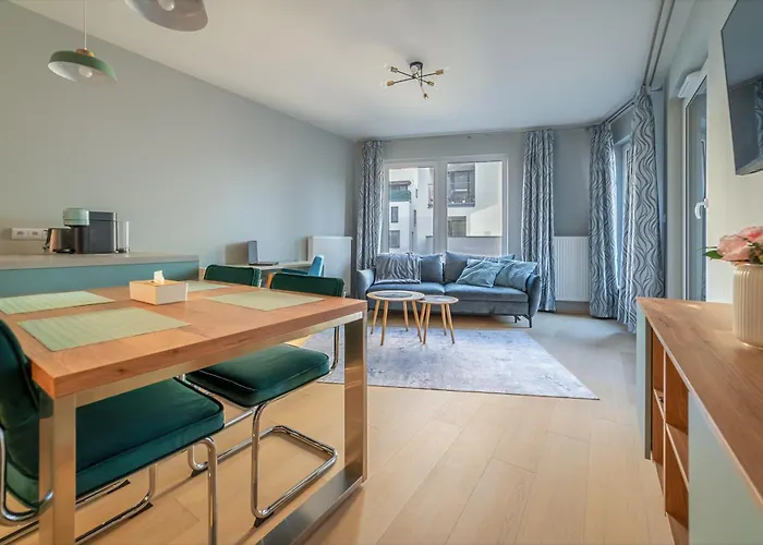 Chic Living At Vista Serenity With Balcony *