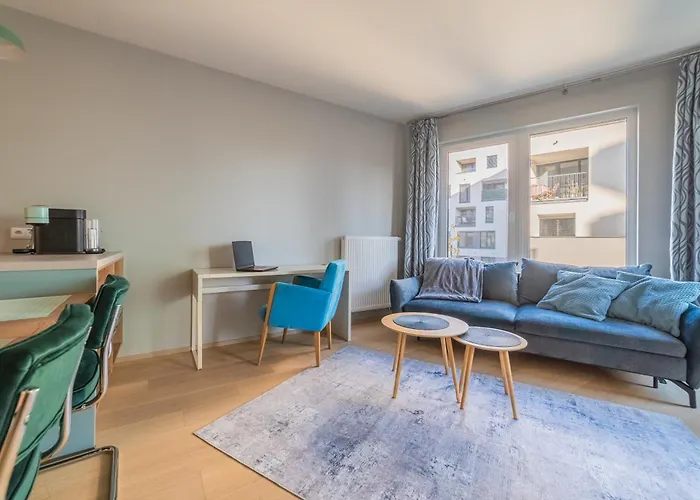 Chic Living At Vista Serenity With Balcony Πράγα