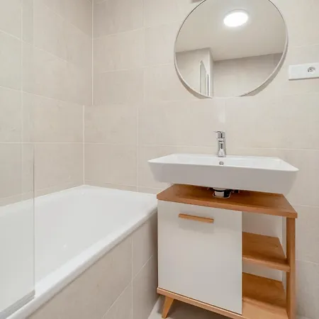 Chic Living At Vista Serenity With Balcony *