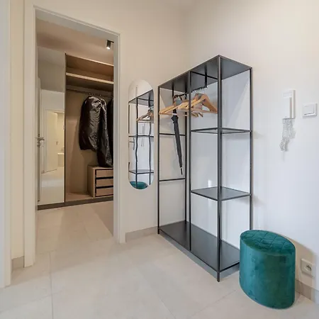Lägenhet Chic Living At Vista Serenity With Balcony Prag